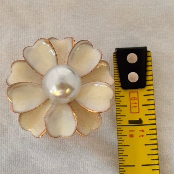 Floral Pearl Scarf Ring - Picture 13 of 14